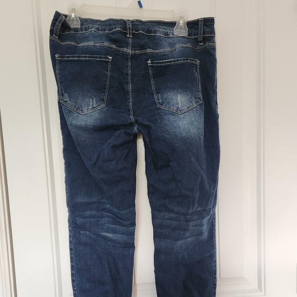 Distressed YMI skinny jeans - Picture 4 of 5